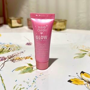 Hard Candy Glow All The Way Doll Face Highlighter Mini .35 oz.